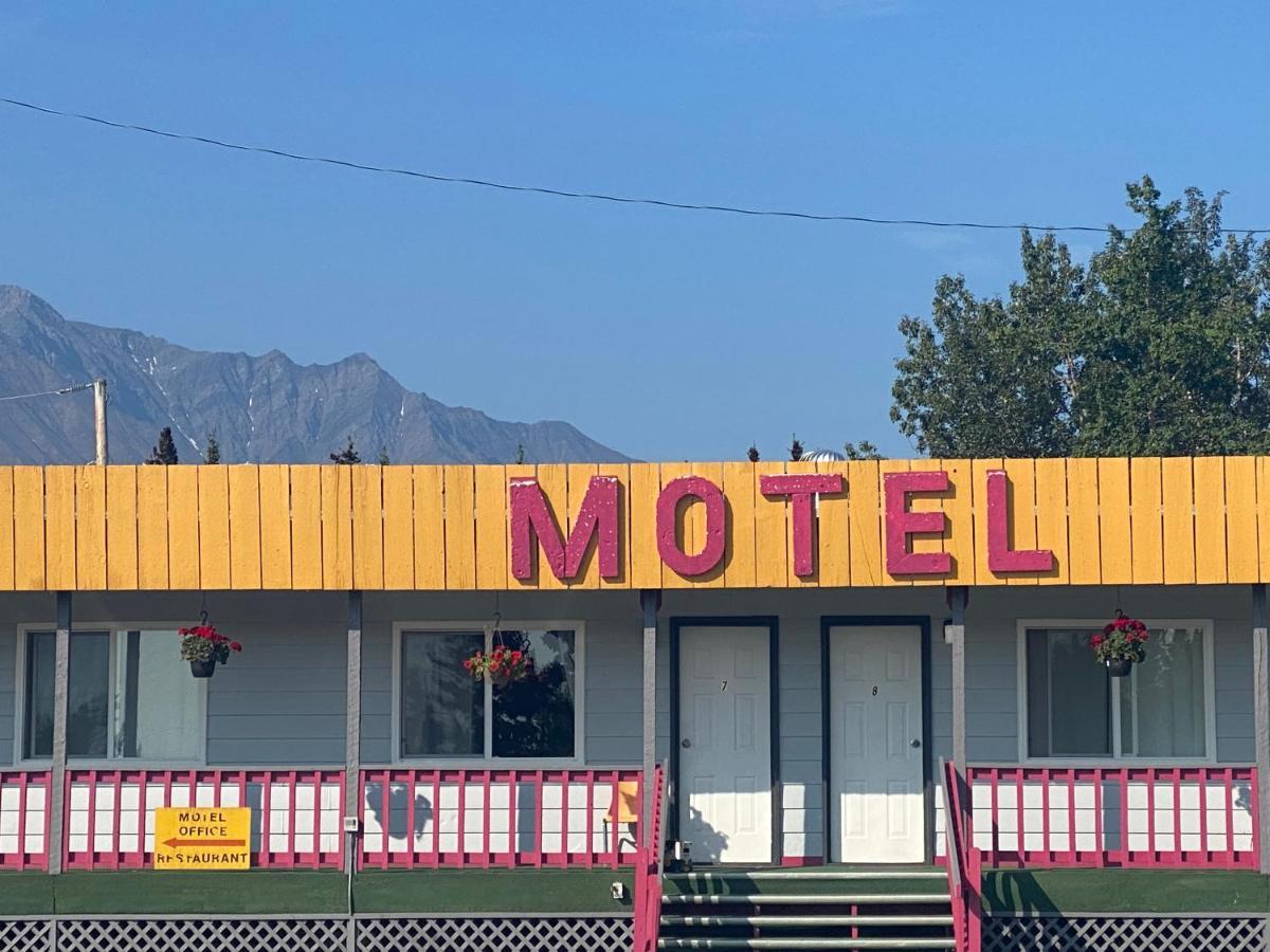 Glacier View Inn Haines Junction Exterior foto